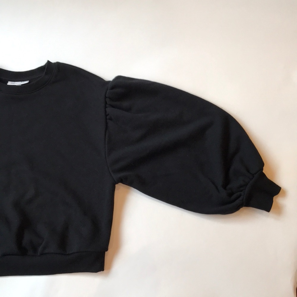 Prologue black fleece with ballon sleeves size S